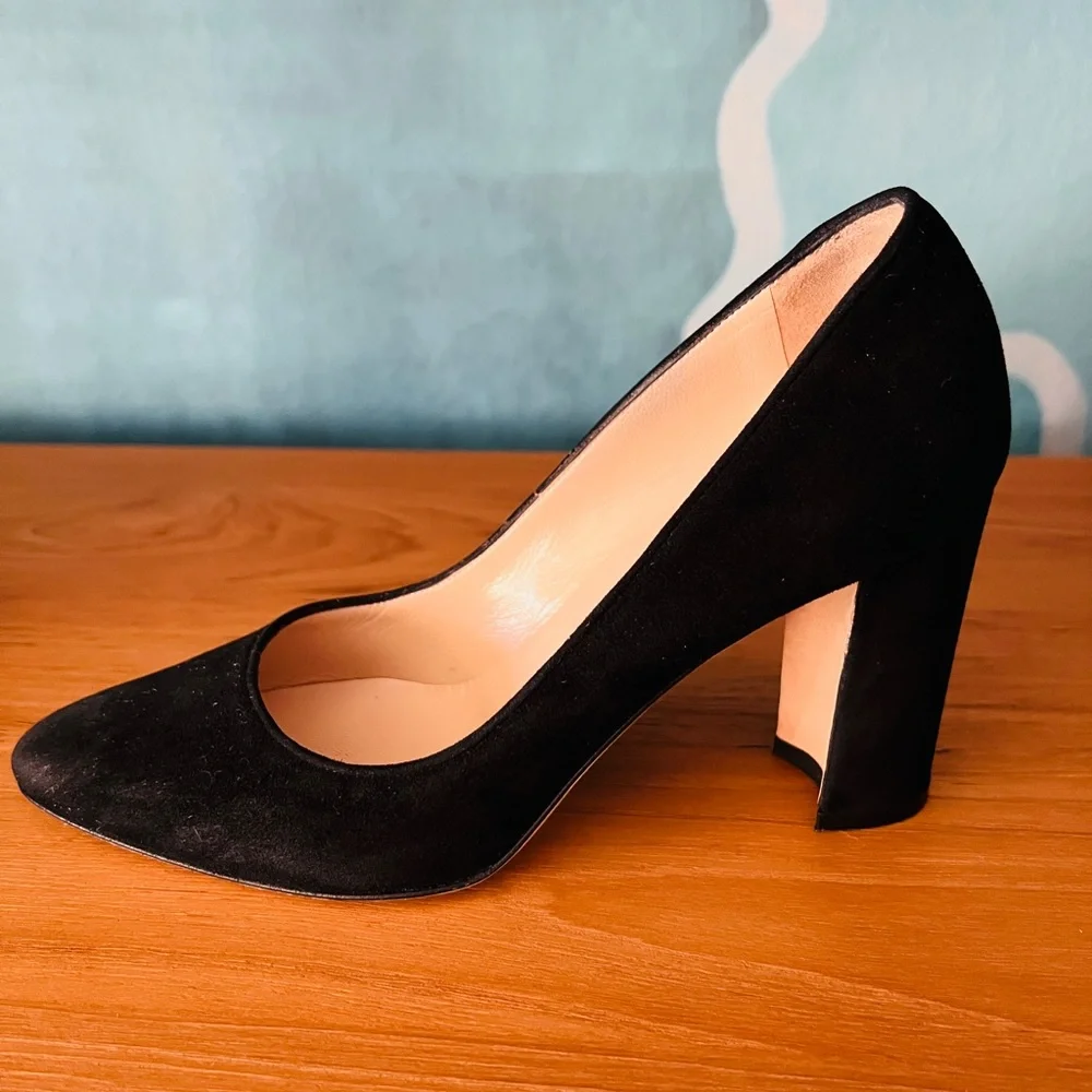 Manolo Blahnik Black Suede Block Heel Pumps EU 36.5 / US 6.5 - Picture 8 of 13